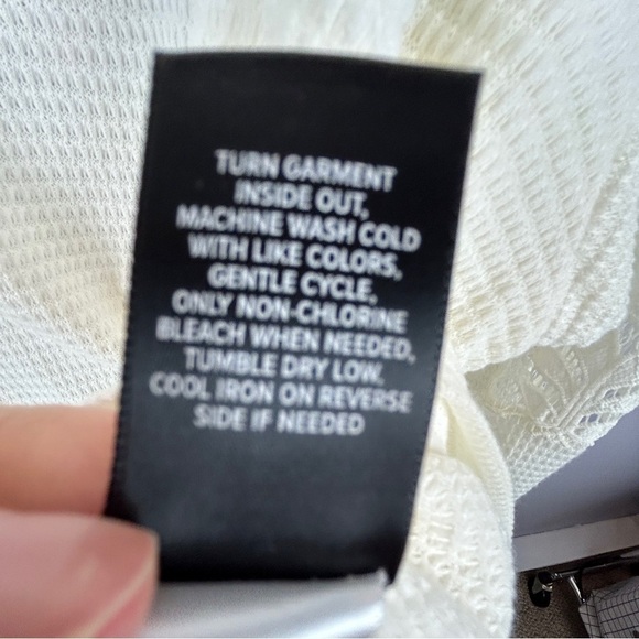 Torrid Neutral Waffle V-Neck Lace Inset Sweatshirt 6X NWT - Picture 14 of 16